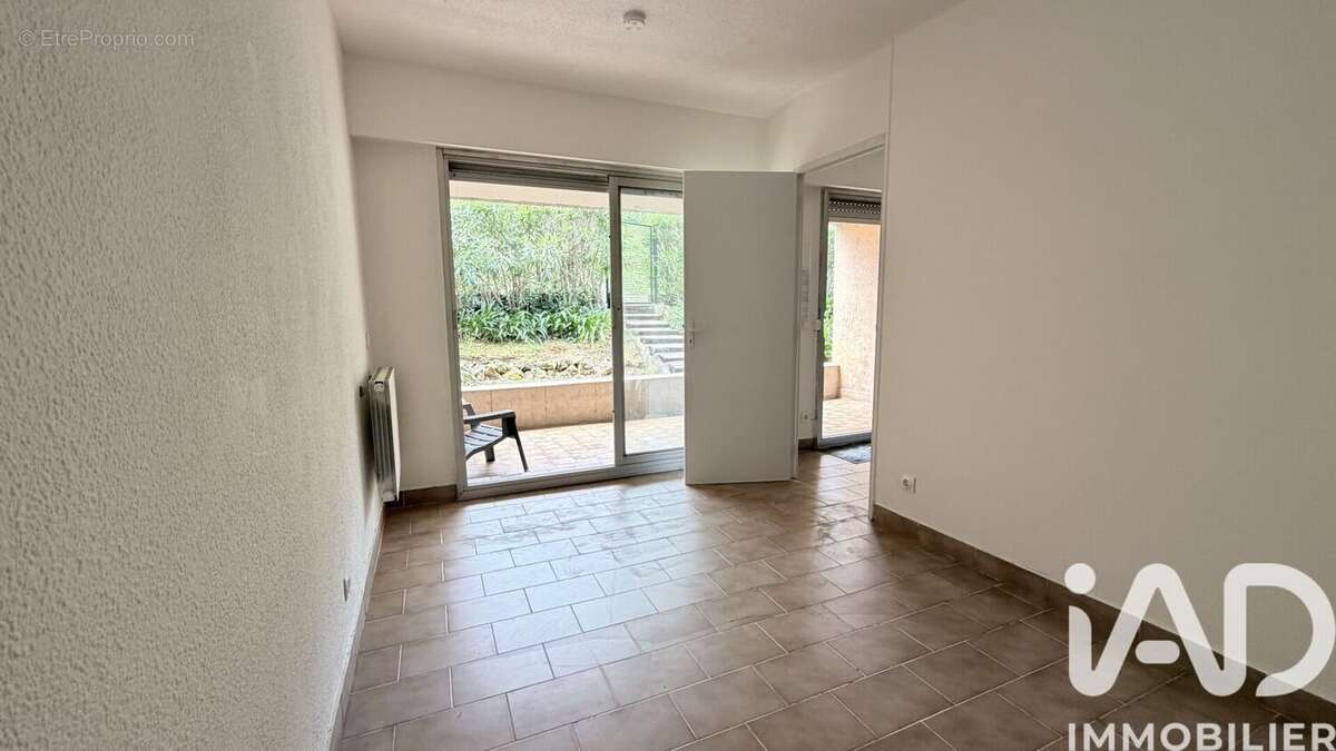 Photo 7 - Appartement à SAINT-LAURENT-DU-VAR
