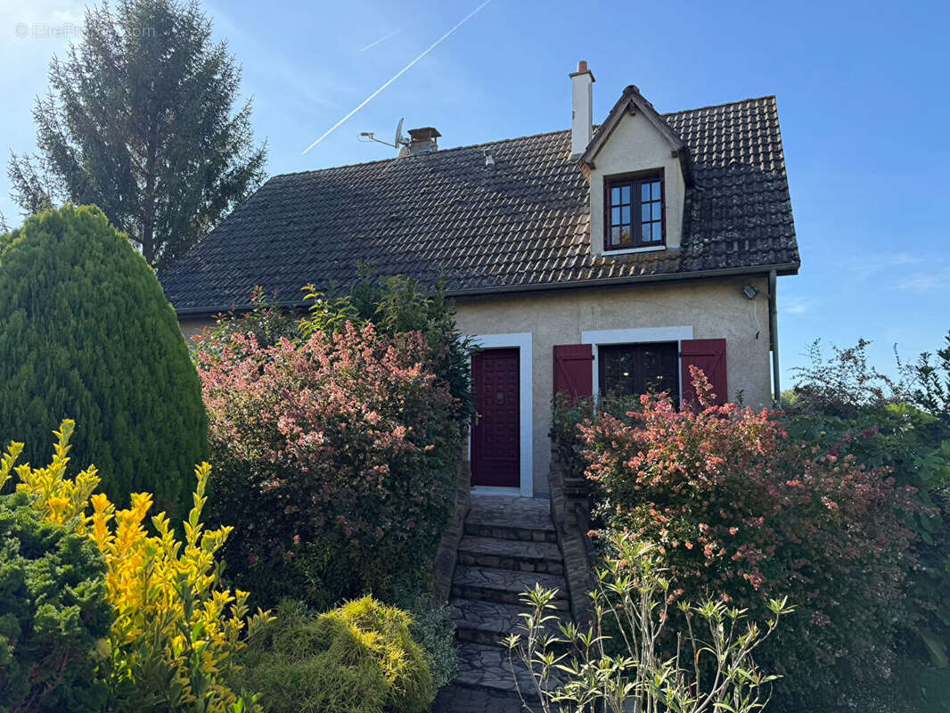 Maison à LIXY