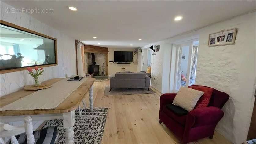 Maison à LA TRIMOUILLE