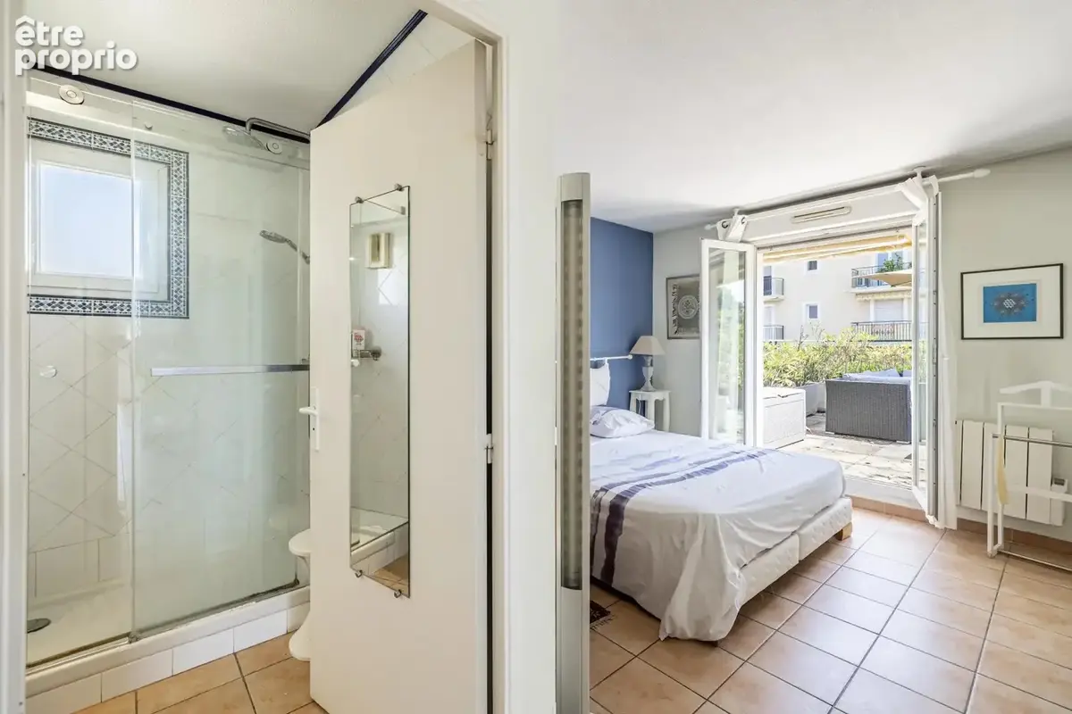 Nice – Corniche Fleurie – Superbe 4 Pièces avec Terrasse Exceptionnelle de 85 m², Vue Mer Panoramique et Piscine - photo 8