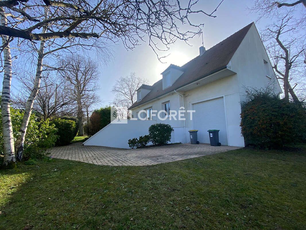 Maison à VERNEUIL-SUR-SEINE