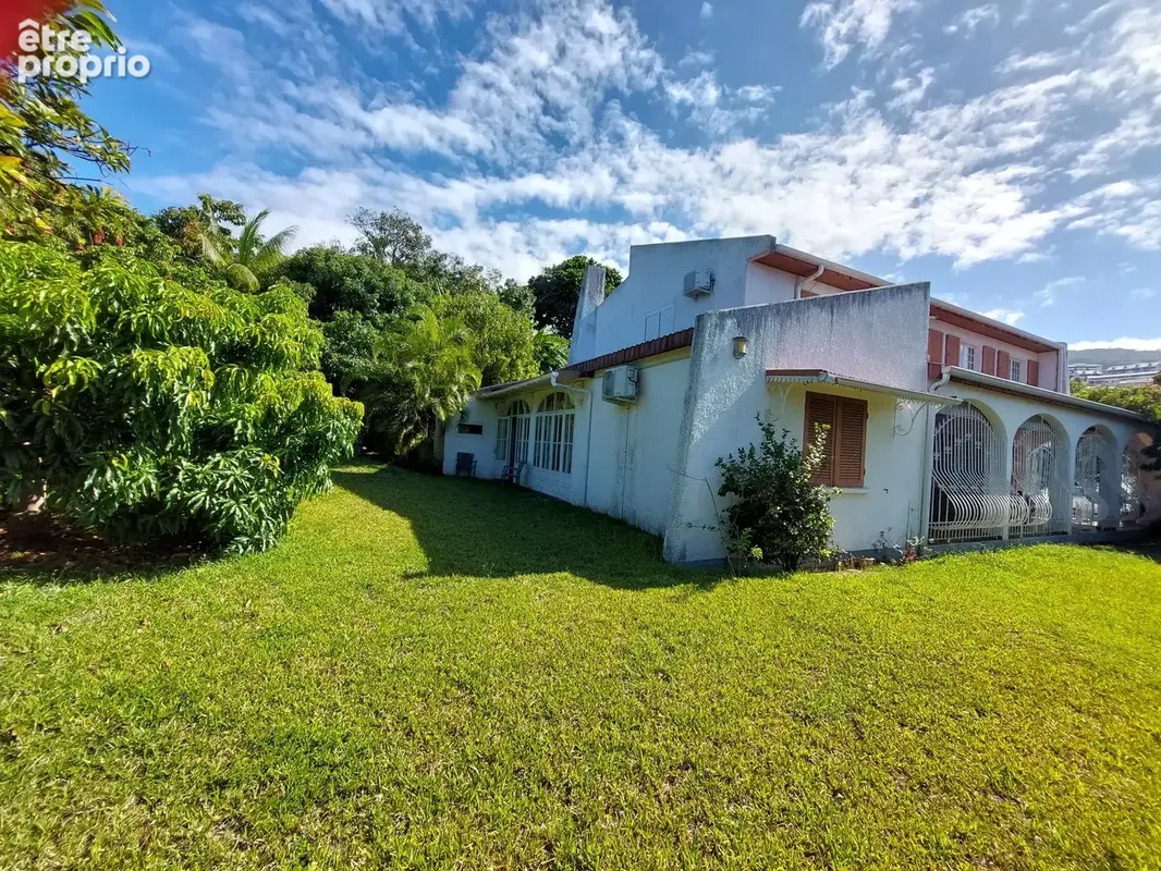 Zone résidentielle villa F6/7 à rénover sur 1600 € m2 de terrain - photo 3