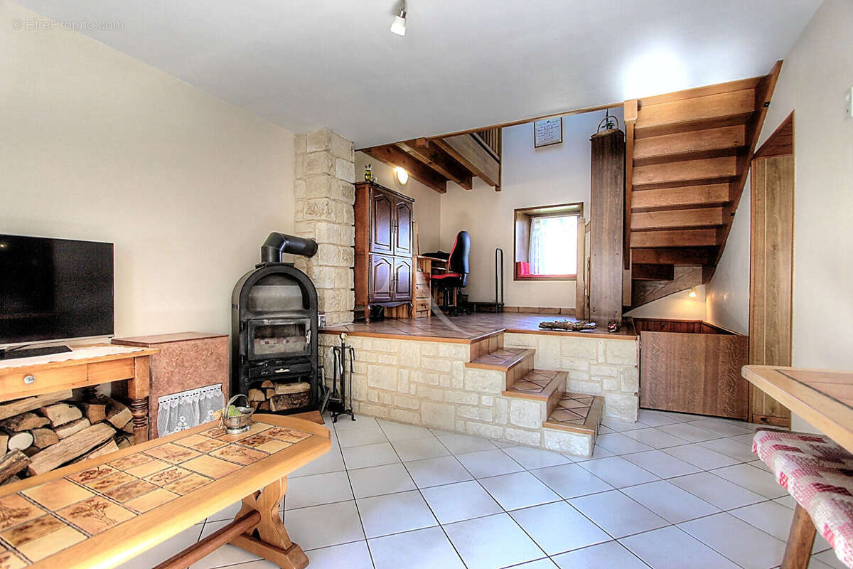 Maison à SAINT-JEOIRE-PRIEURE
