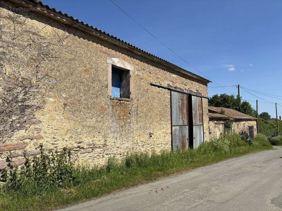 Commerce à SAINT-PIERRE-DU-CHEMIN