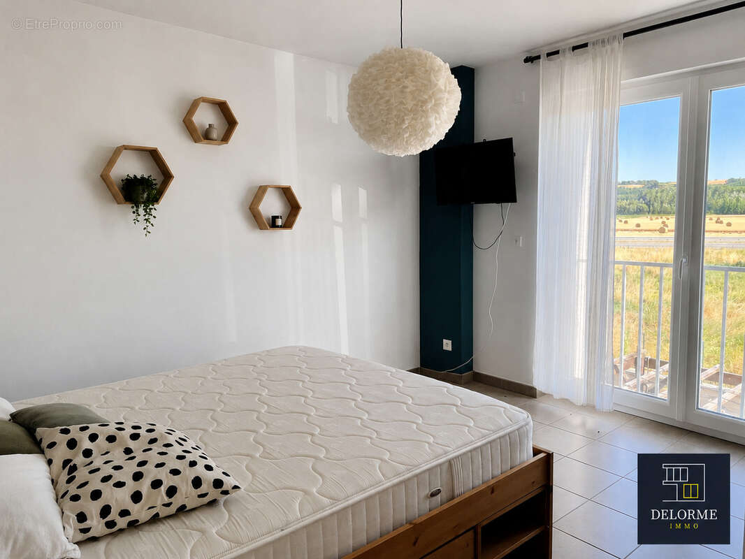 Duplex lumineux de 97 m2 avec jardin, sans vis-à-vis et 2 stationnements - photo 8