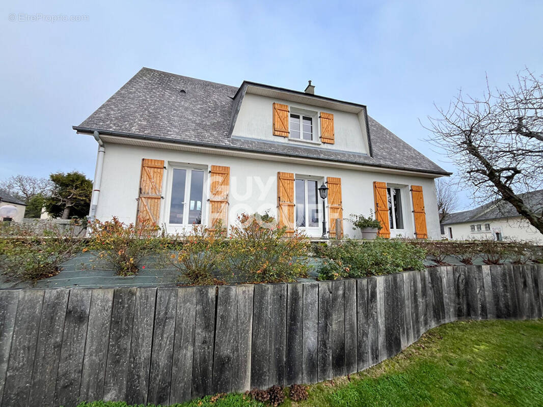 Maison à CONDE-SUR-NOIREAU