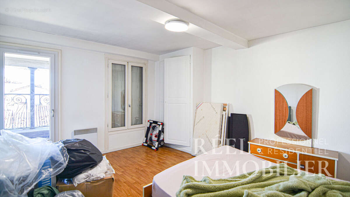 Immeuble de rapport au coeur de la basse ville - photo 15