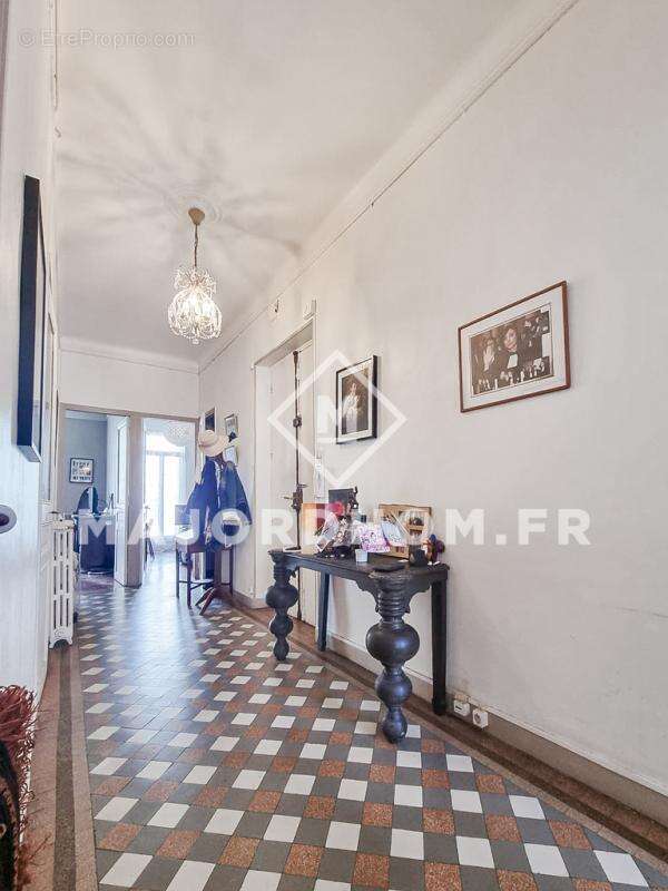 Appartement à MARSEILLE-5E
