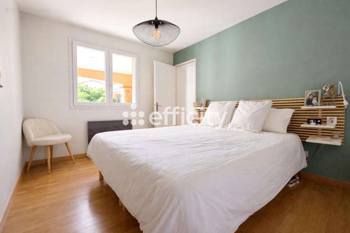 Maison à LA SALVETAT-SAINT-GILLES