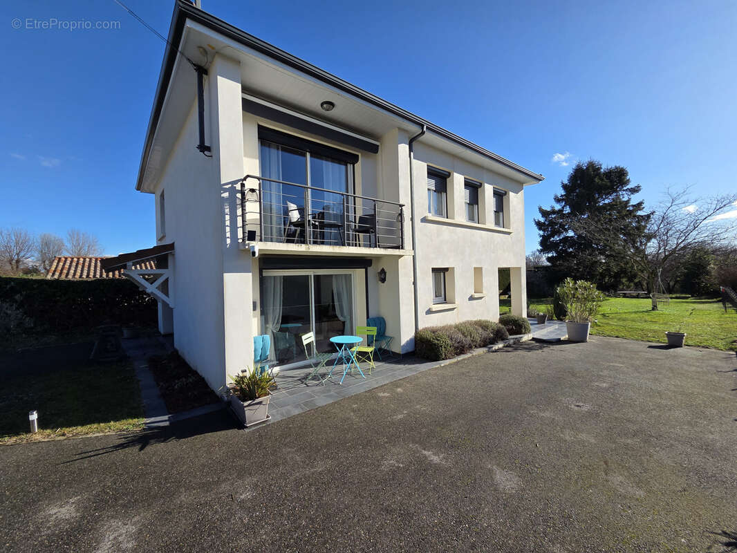 Maison à ROUSSILLON