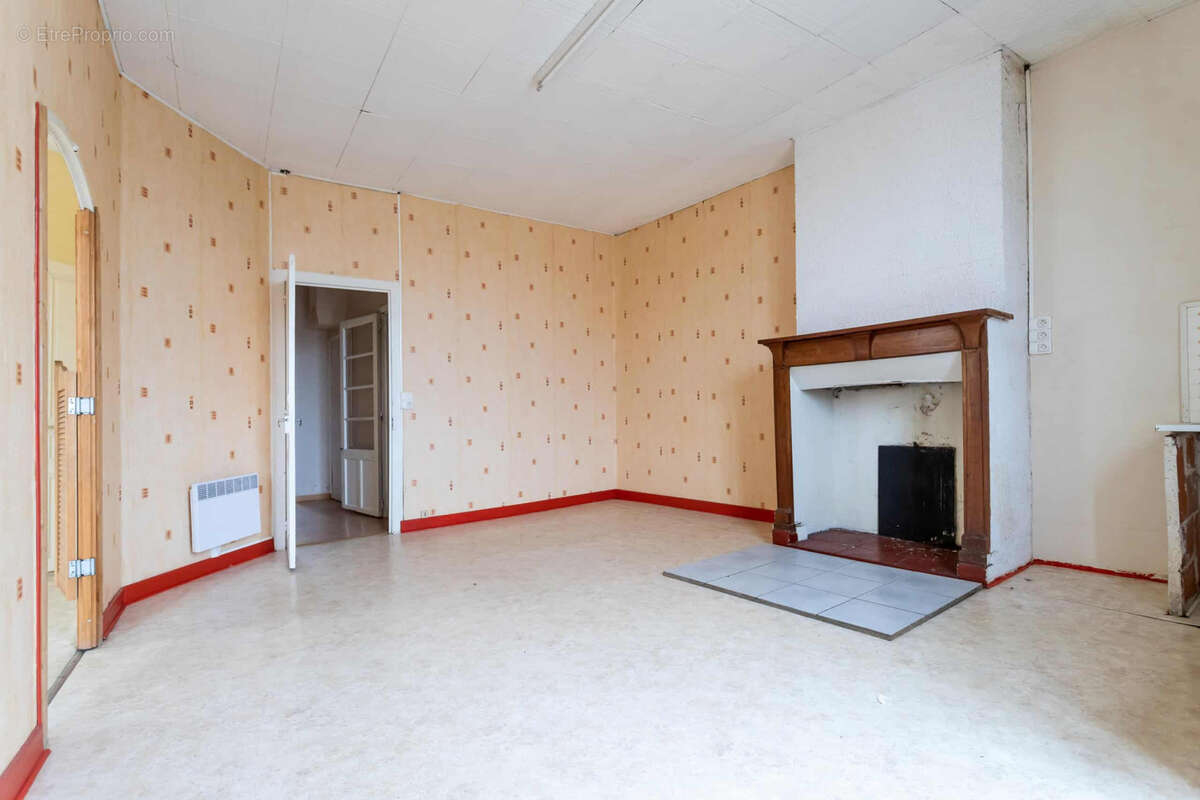 Commercial premises with accommodation - photo 11