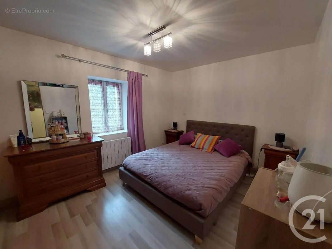 Maison à SOUGERES-EN-PUISAYE