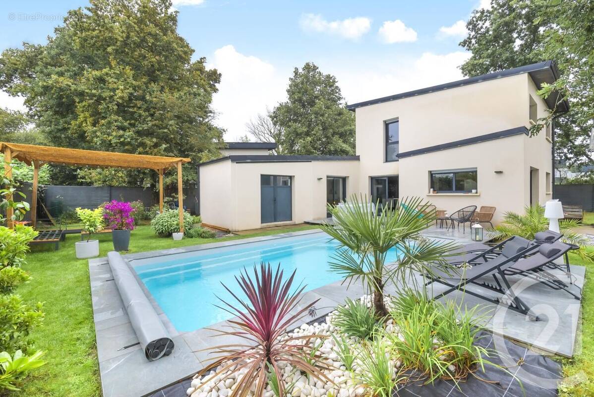 Maison à SAINT-LEGER-DES-BOIS