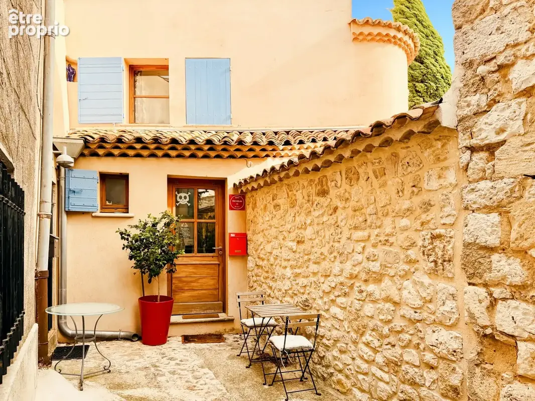 Maison à VENTABREN