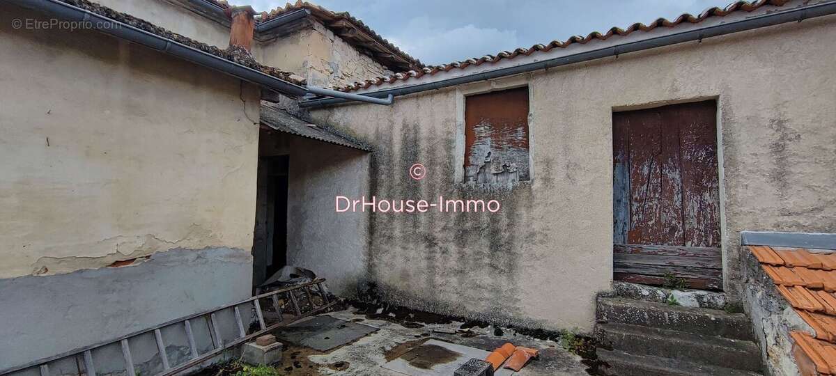 Appartement à LA COURONNE