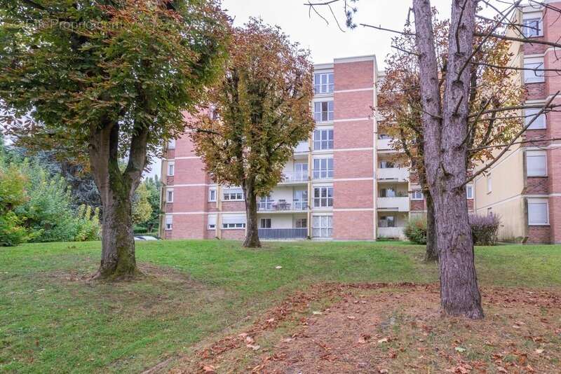 Appartement à EZANVILLE