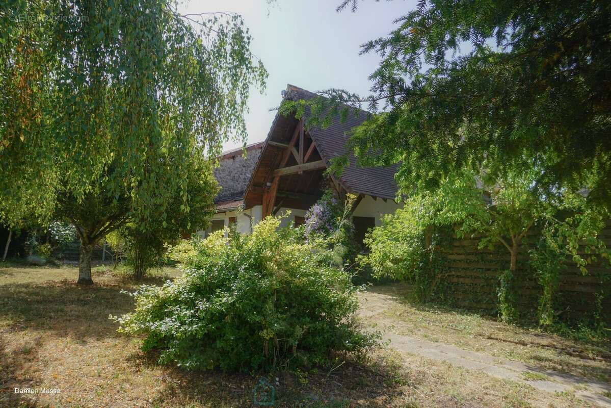 Ensemble immobilier en pierre dans le coeur du parc naturel régional du Périgord - Limousin. - photo 20
