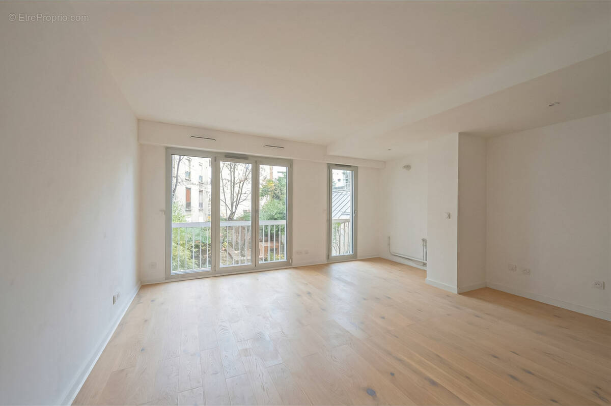 Appartement à PARIS-18E