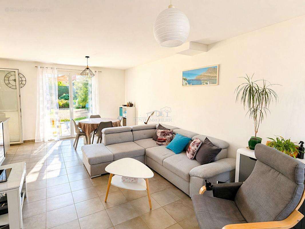 Maison à CHATEAUNEUF-LES-MARTIGUES