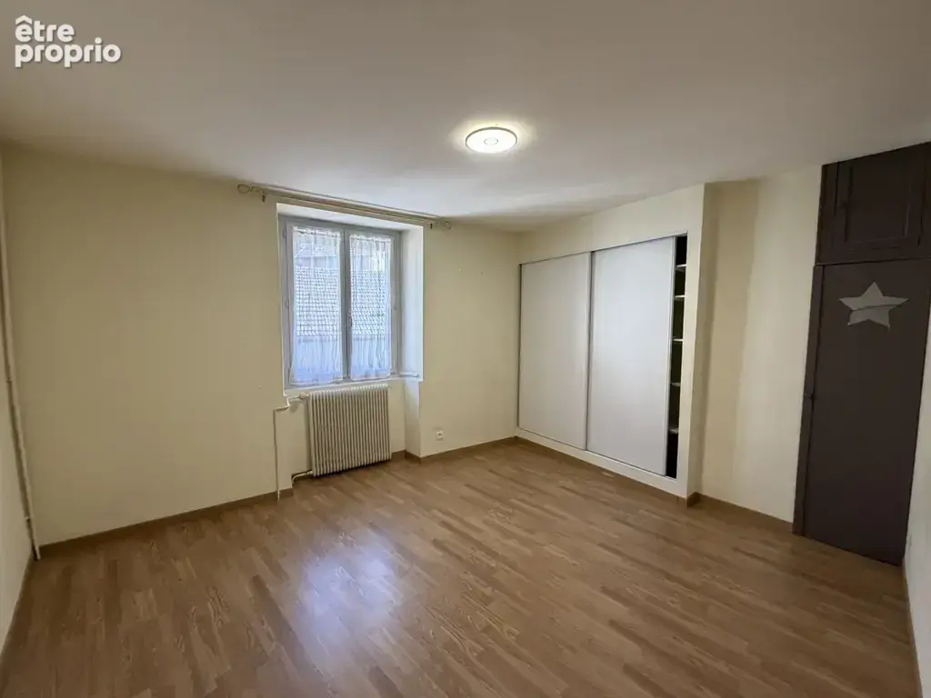 Saint-Claude, rue du Faubourg Marcel,  Appartement 3 pièces avec bureau   65 m2 - photo 4