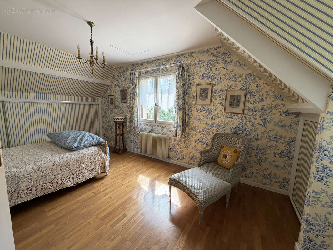 Maison à HOUDAN