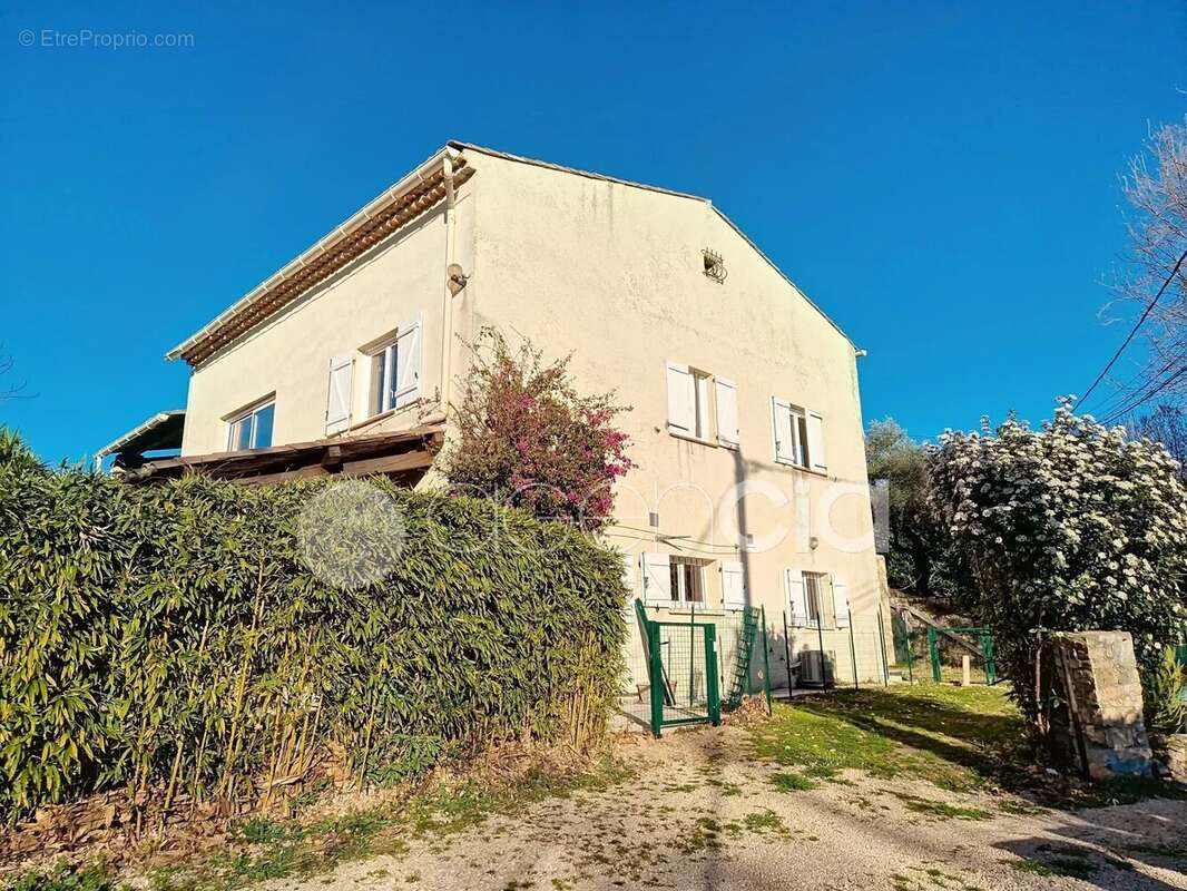 Appartement à VALBONNE