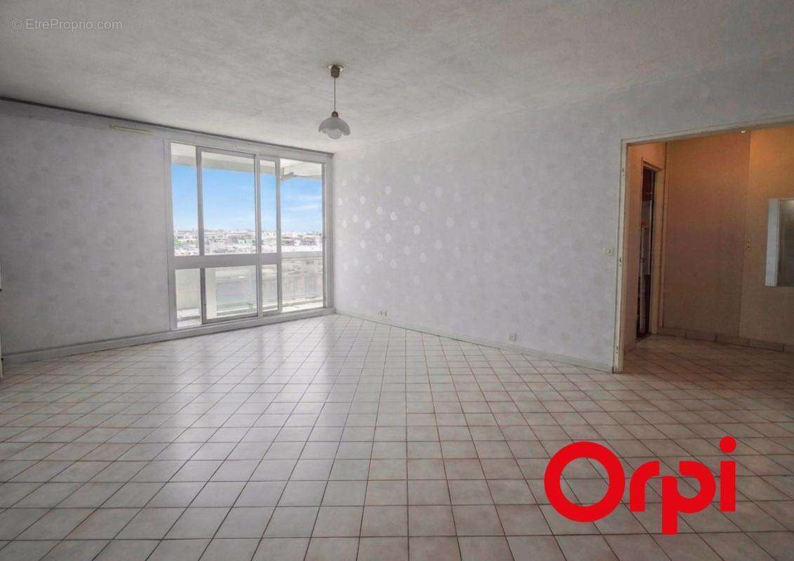 Appartement à LYON-8E