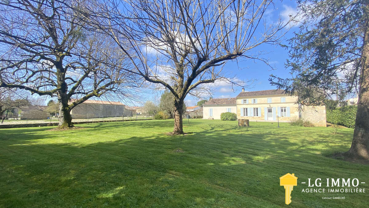 Maison à CHAMPAGNOLLES