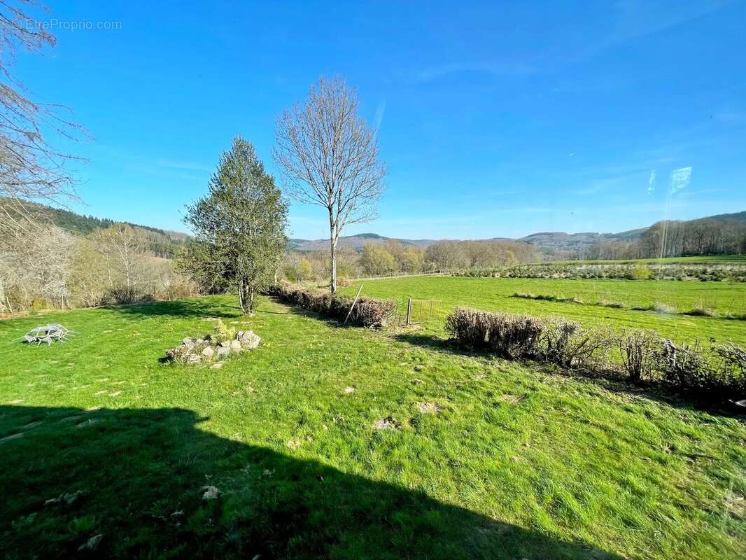 Maison à DUN-LES-PLACES