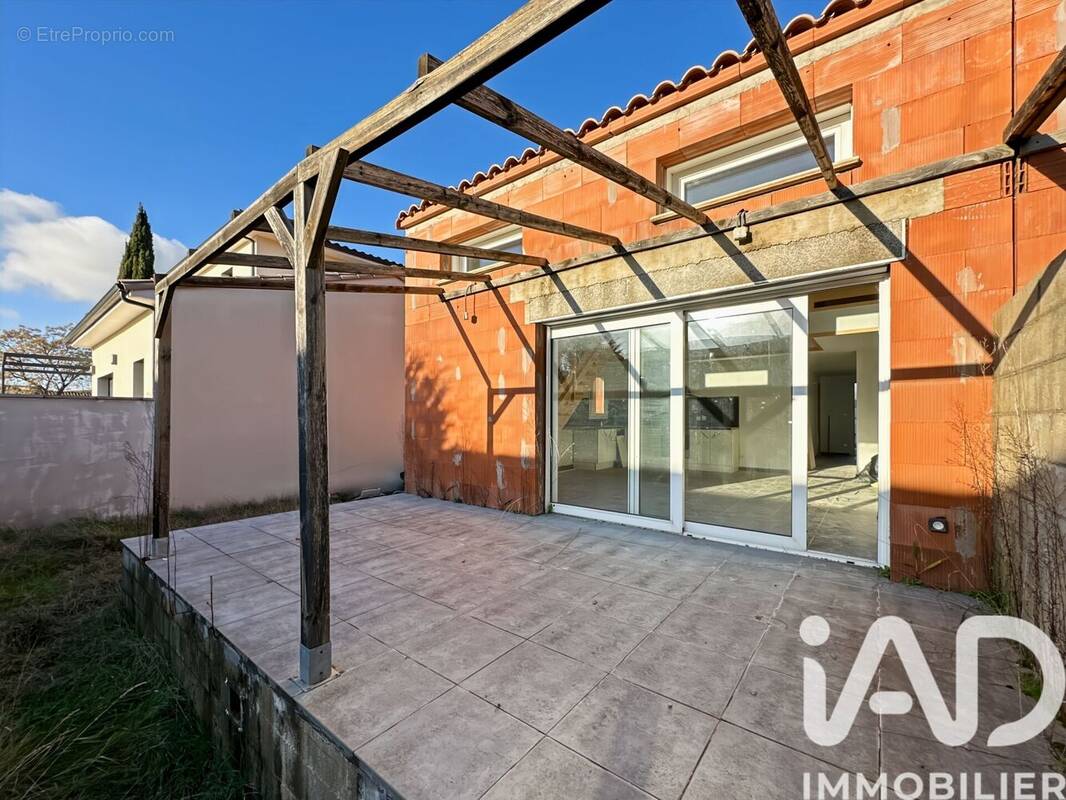 Photo 1 - Maison à SAINT-CHAPTES