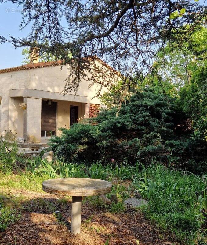 Maison à MAUGUIO