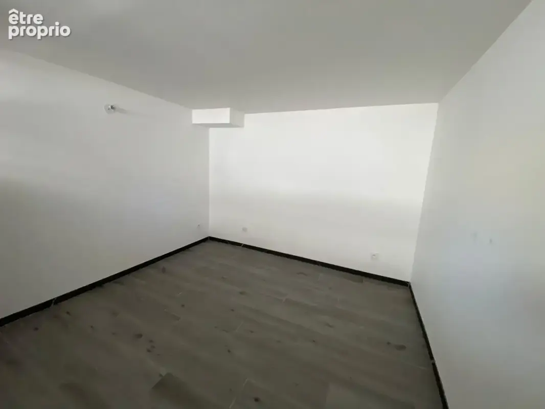Saint-Martin-d'Hères   T4 91,59 m2 entièrement rénové, 3 chambres + bureau, terrasse 27 m2 vue dégagée - photo 8