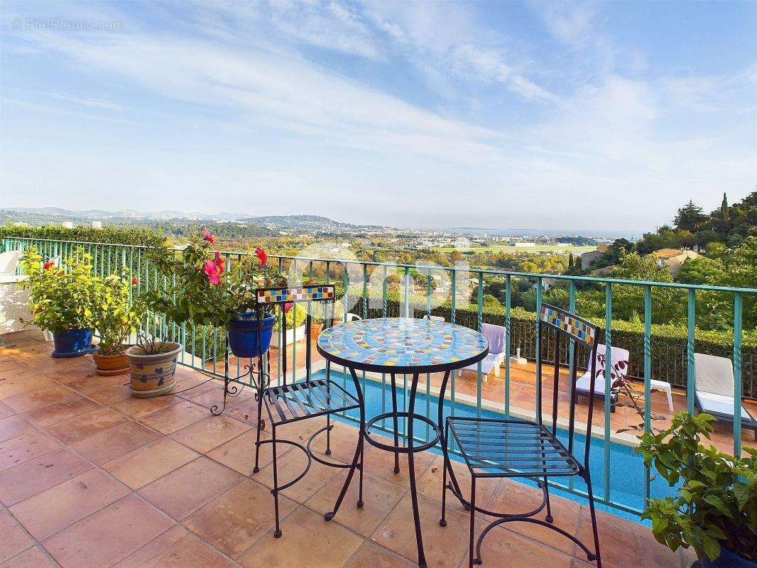 Maison à MANDELIEU-LA-NAPOULE