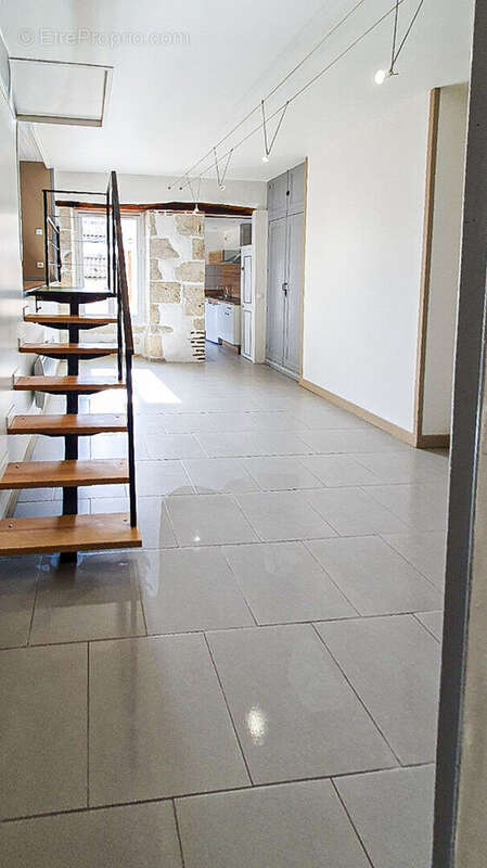 Appartement T1 rénové - Vendu loué - Haute-ville - photo 3