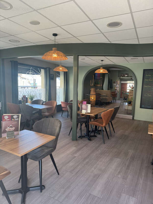 Autre à LA ROCHE-CHALAIS