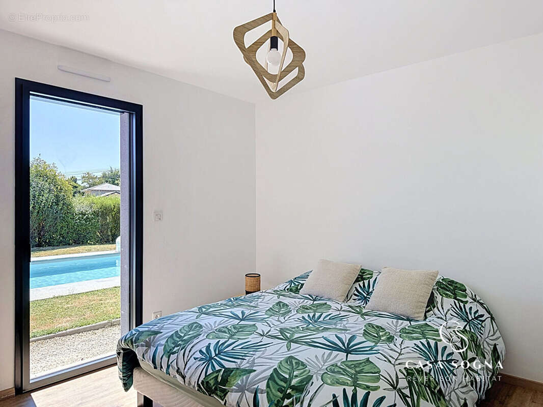 Villa contemporaine - 6 pièces - 131,82 m² - photo 13