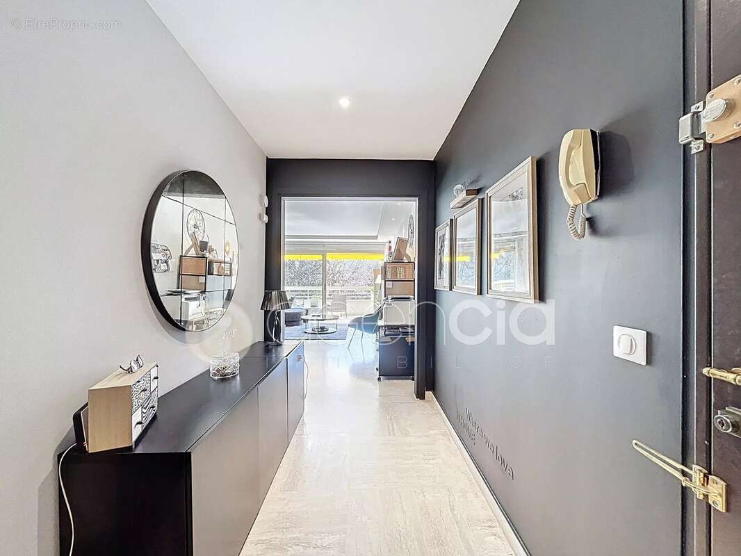 Appartement à LE CANNET