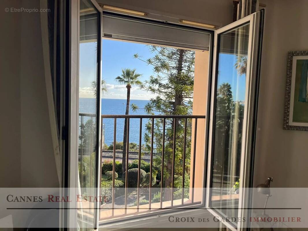 Appartement à VALLAURIS