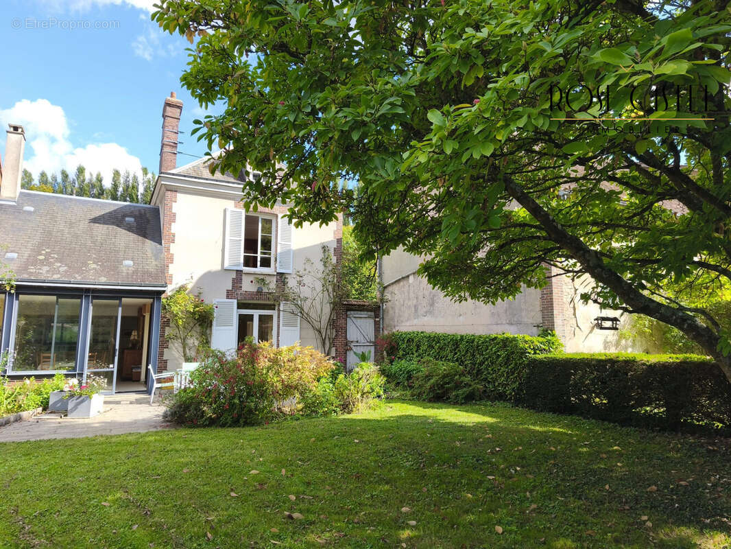Maison 246 m² à Chartres  - photo 6