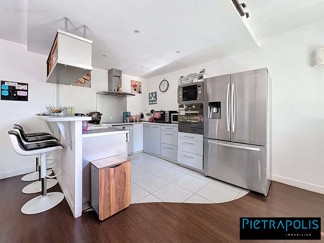 Appartement à SAINT-GENIS-LAVAL