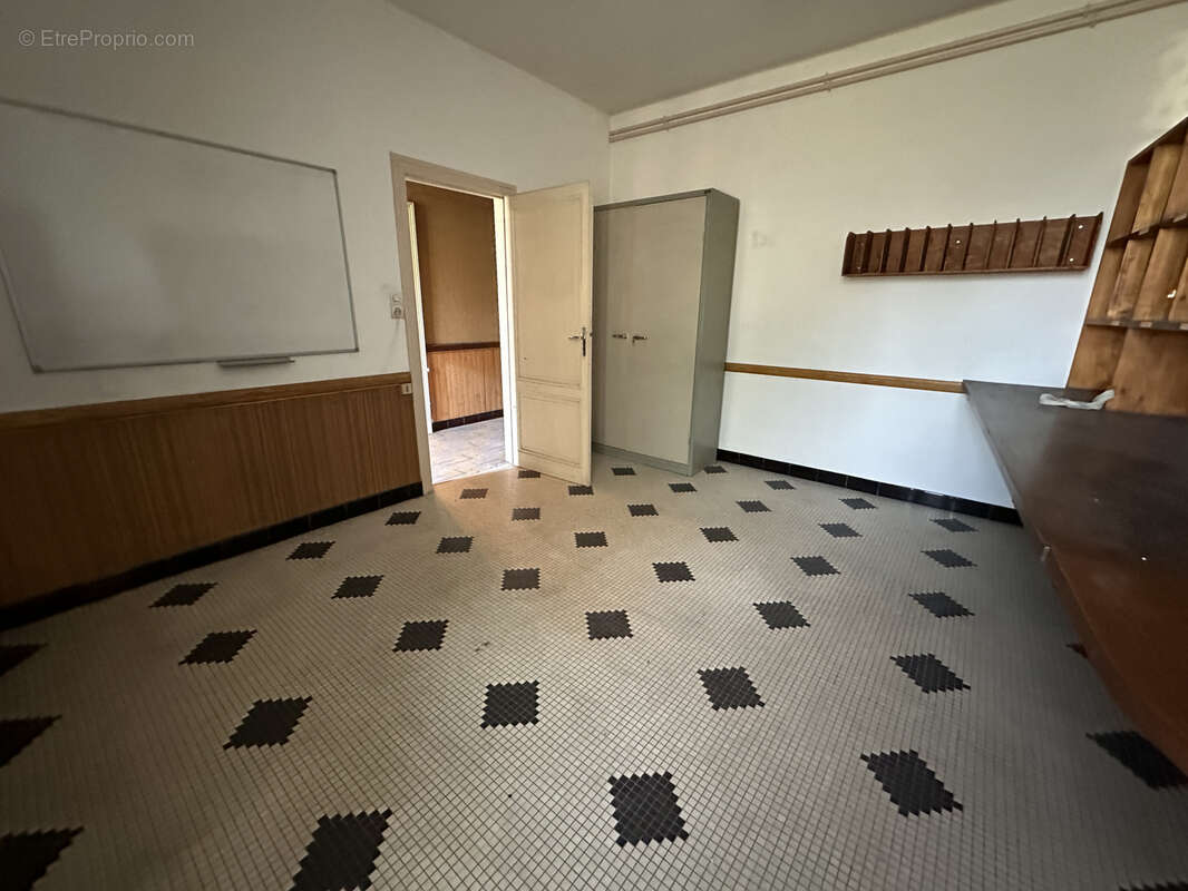 Maison à LA ROCHE-CHALAIS