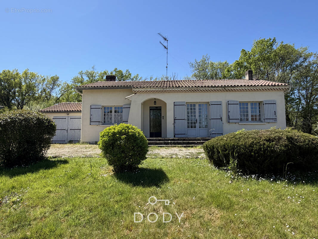 Maison à COURS-DE-PILE
