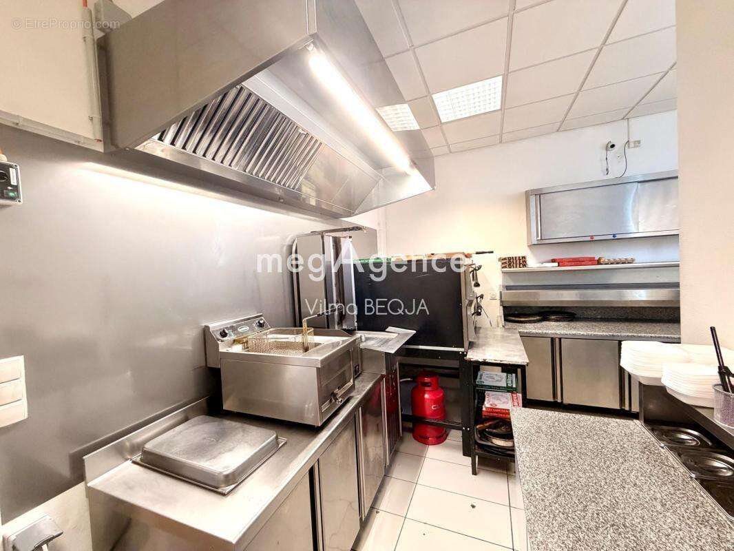 Commerce à CERISIERS