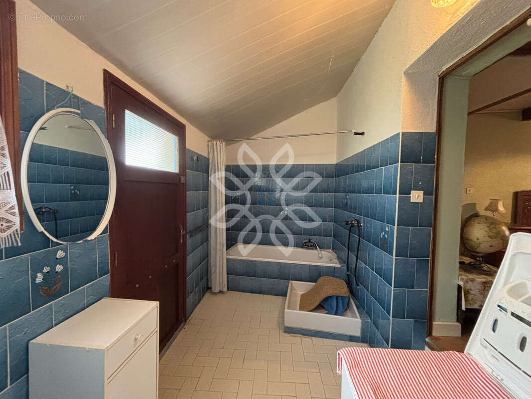 Maison de caractère à rénover   Environnement calme - photo 10