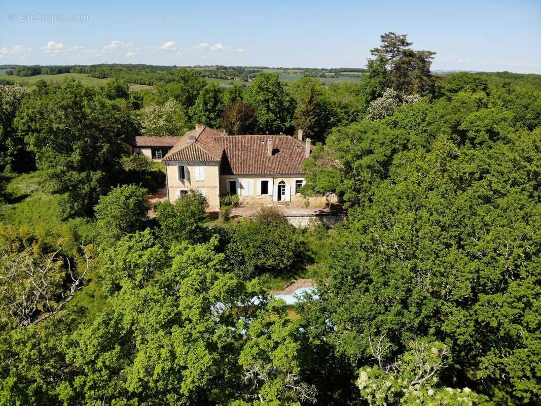 Autre à VIC-FEZENSAC