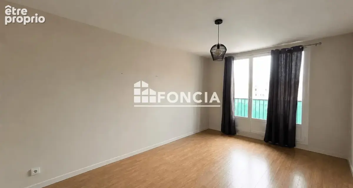 Appartement 3 pièces lumineux et fonctionnel, idéalement situé à proximité de la N12, des commerces et des écoles - photo 1