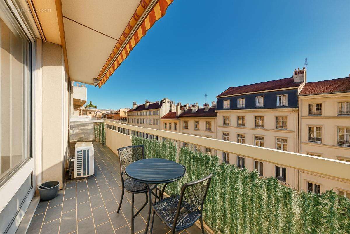 Appartement à LYON-6E