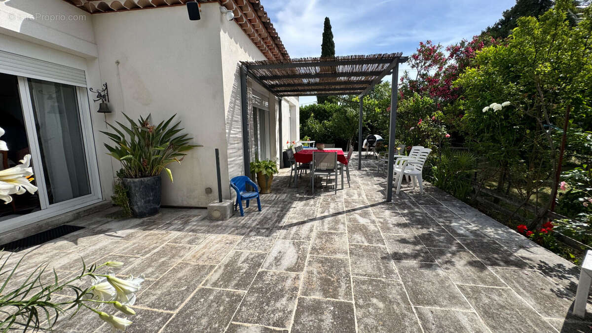 Maison à SORGUES