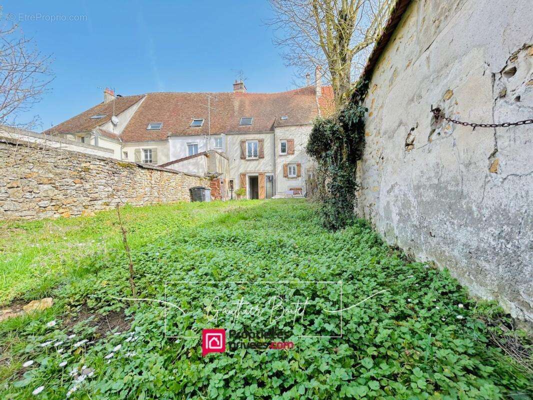 Maison à ROZAY-EN-BRIE