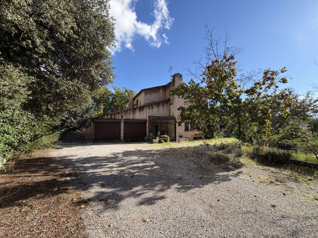 Maison à SAINT-MAXIMIN-LA-SAINTE-BAUME